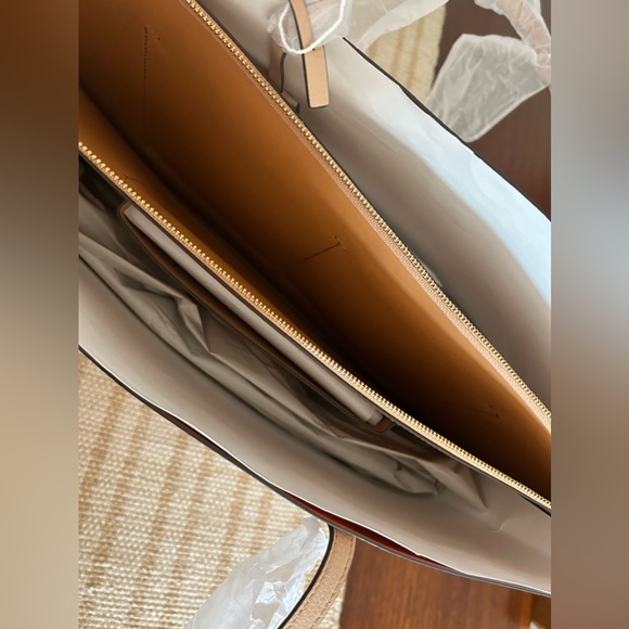 🌹🌹Tory Burch Perry Tripple Compartment Tote Handbag LARGE devon sand!! - Picture 4 of 6